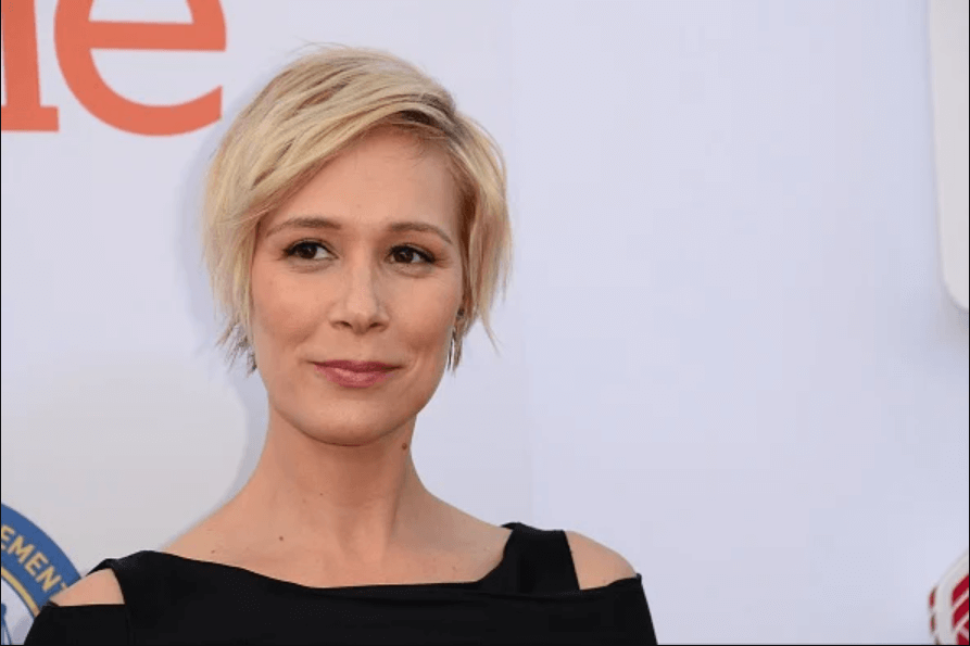 Liza Weil Net Worth